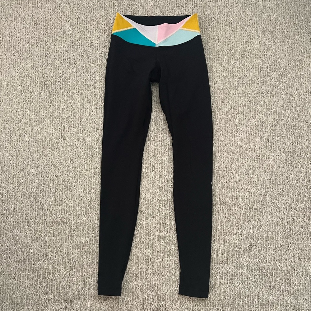 Lululemon Leggings w/ multicolor waist band